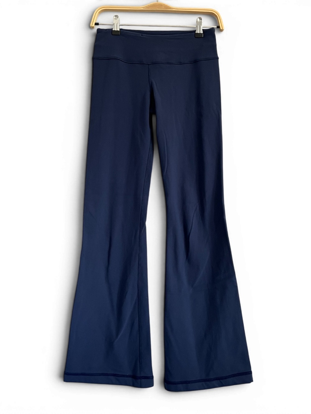 Lululemon Groove Pant Low-Rise Flare Leggings Size 4 – 💙🧼 banning